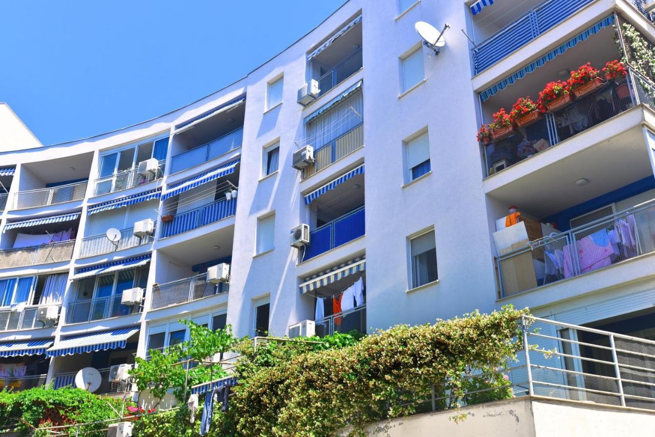 One Bedroom Apartment Terrace Parking Split Kültér fotó