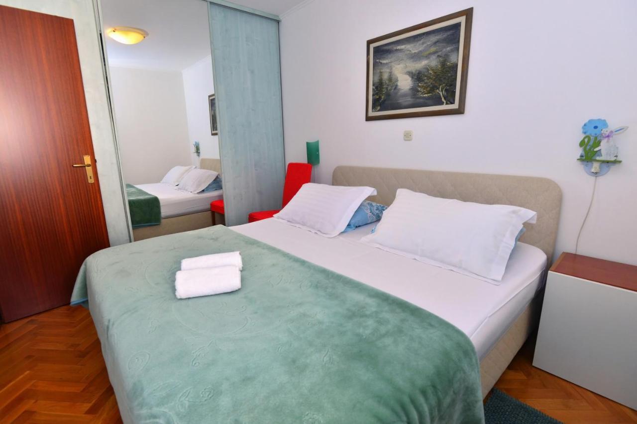 One Bedroom Apartment Terrace Parking Split Kültér fotó